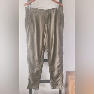 GAP Straight Leg Pants in Olive Green